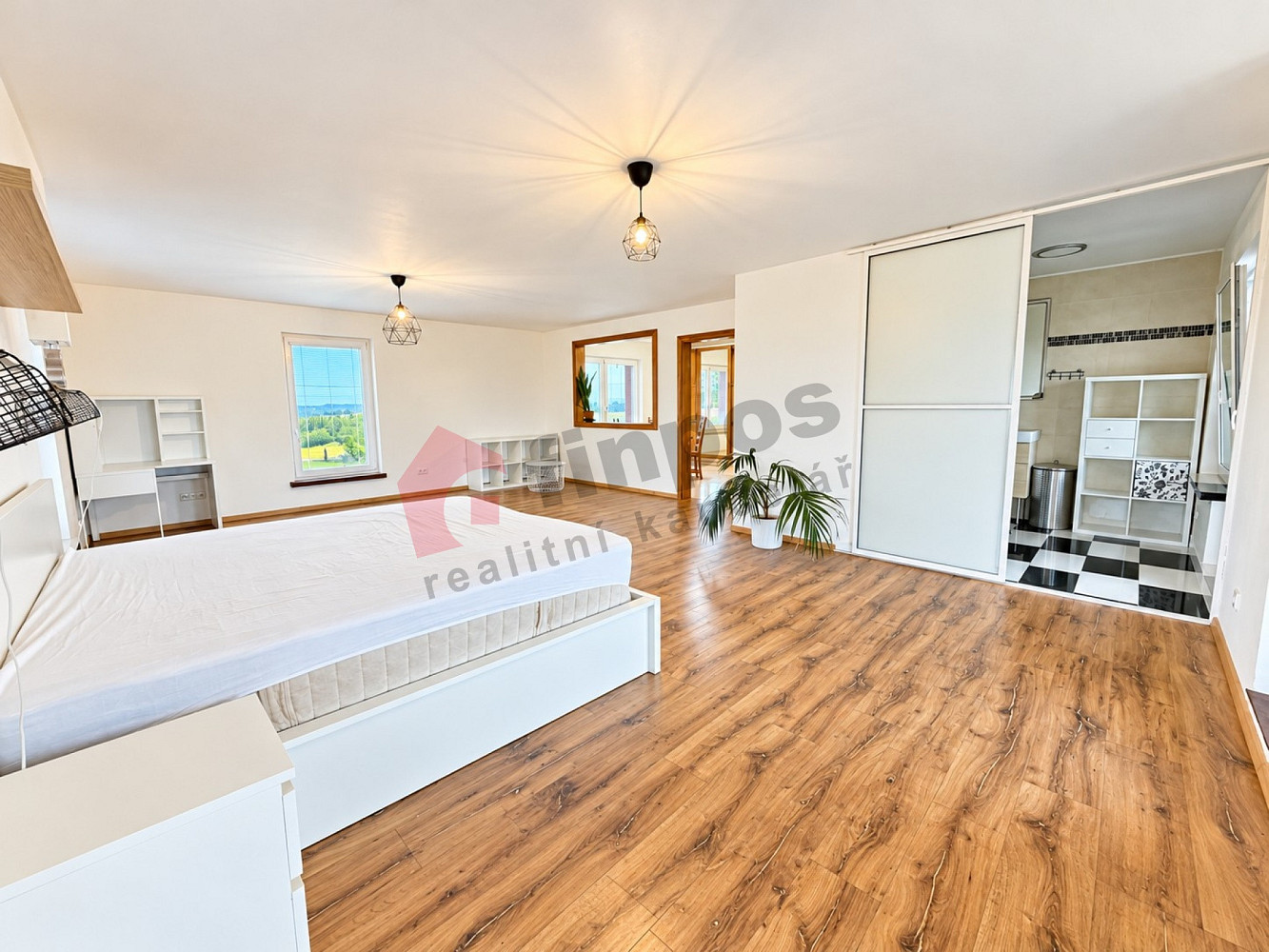 Pronájem bytu 2+kk 98 m²
