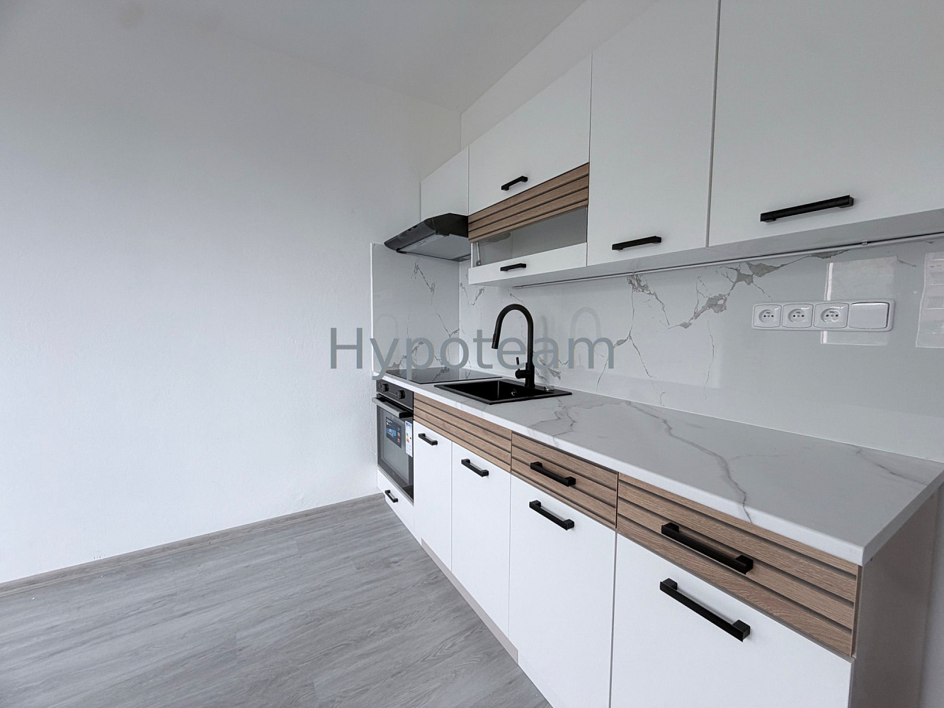 Pronájem bytu 1+1 34 m²