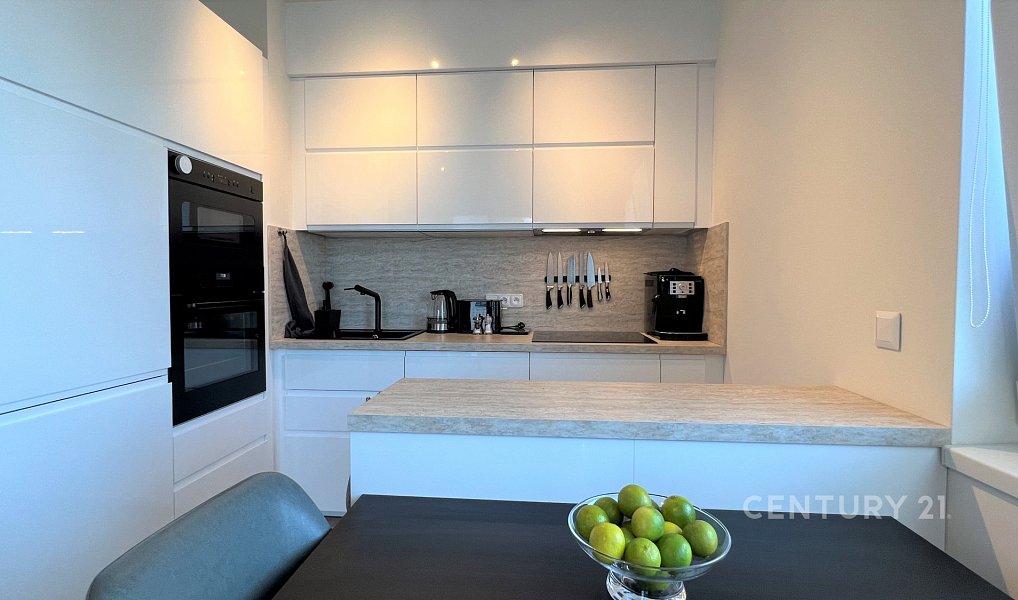 Pronájem bytu 2+kk 56 m², Praha – fotka 1 z 18