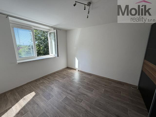 Pronájem bytu 2+1 51 m² – fotografie 4