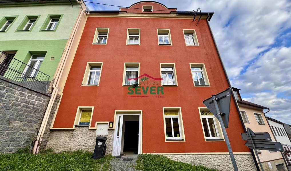 Prodej domu 571 m² s pozemkem 158 m², Luby – náhled fotky 13
