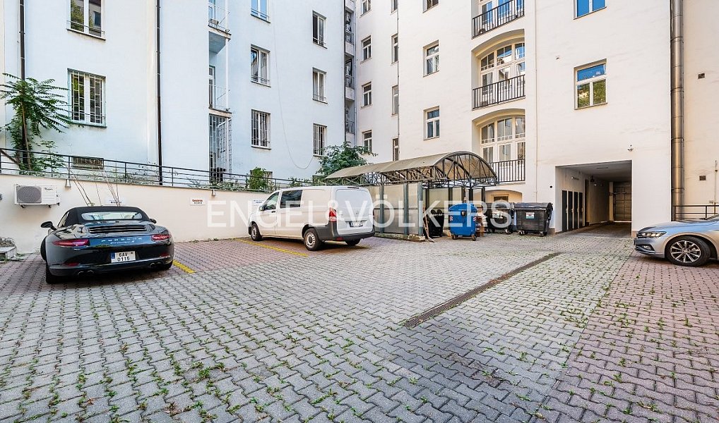 Pronájem kanceláře 451 m², Praha – náhled fotky 18