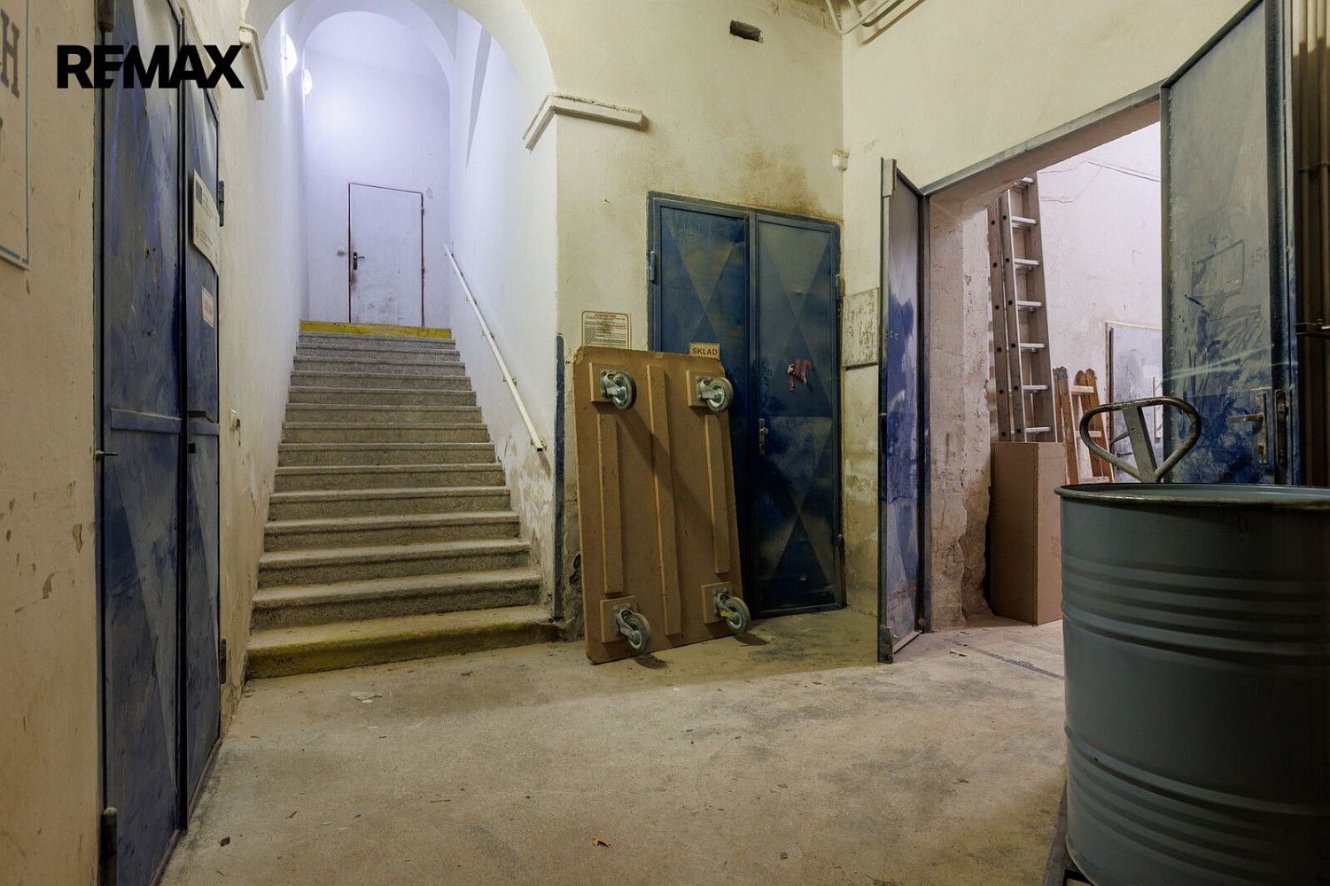 Prodej výrobních prostor 1 766 m² – fotografie 2