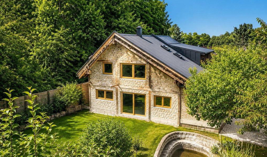 Prodej domu 190 m² s pozemkem 689 m², Radějovice – fotka 1 z 11