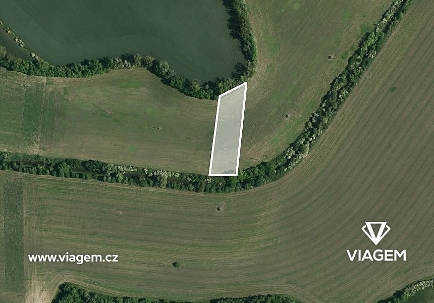 Prodej pole 2 672 m²