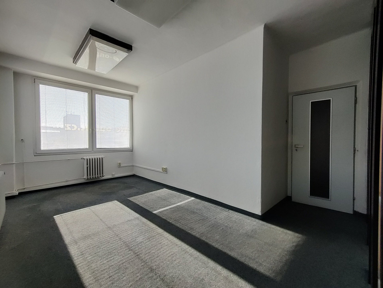 Pronájem kanceláře 34 m² – fotografie 2