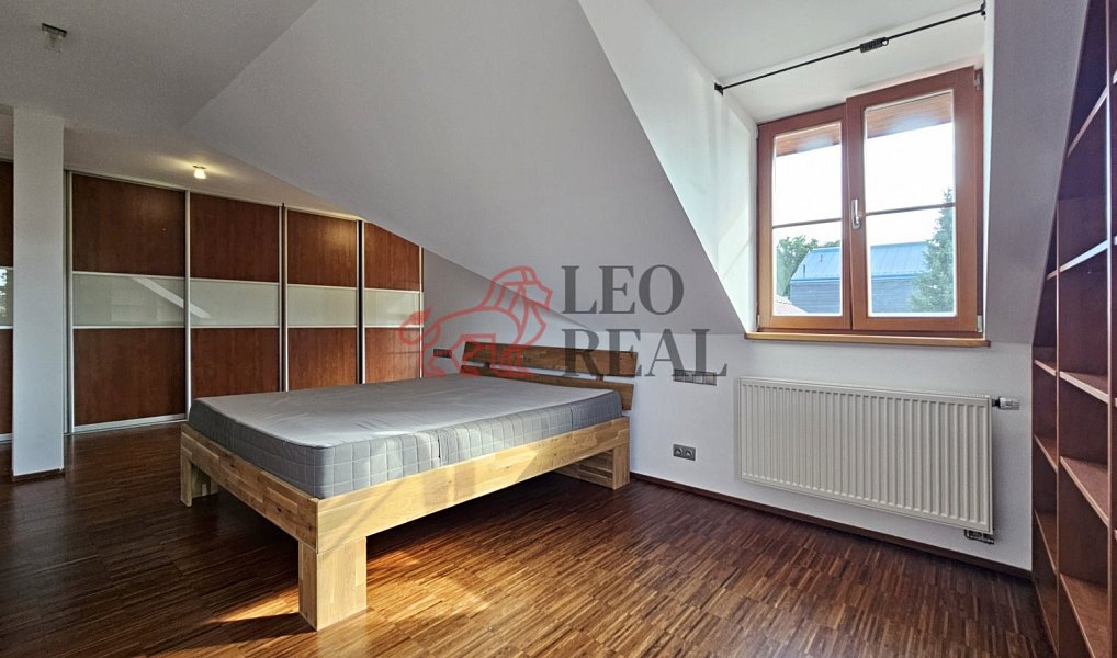 Prodej domu 316 m² s pozemkem 1 751 m², Kamenice – náhled fotky 24