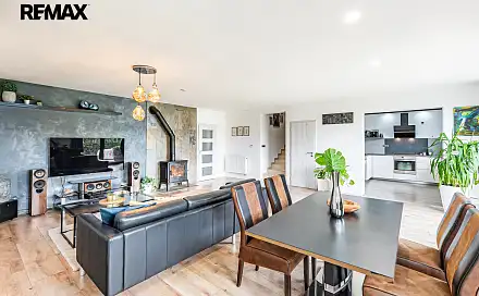 Prodej domu 246 m² s pozemkem 396 m², Lomená, Babice, okres Praha-východ