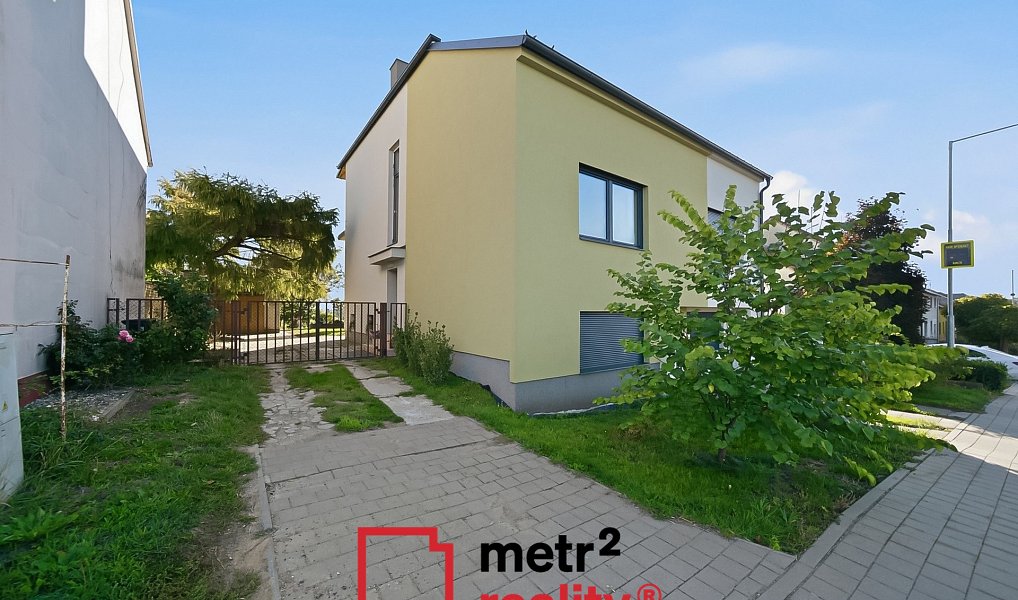Prodej domu 303 m² s pozemkem 954 m², Charváty – náhled fotky 3