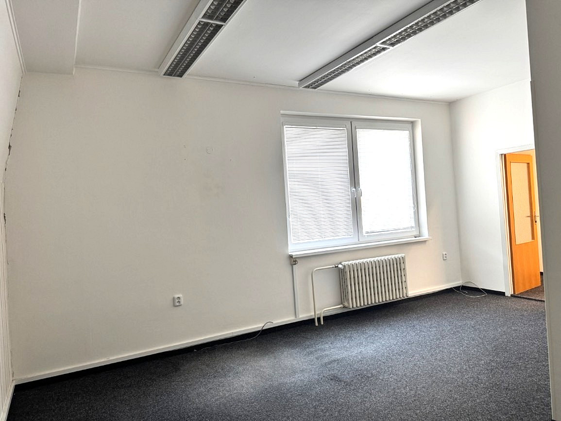 Pronájem kanceláře 32 m² – fotografie 4