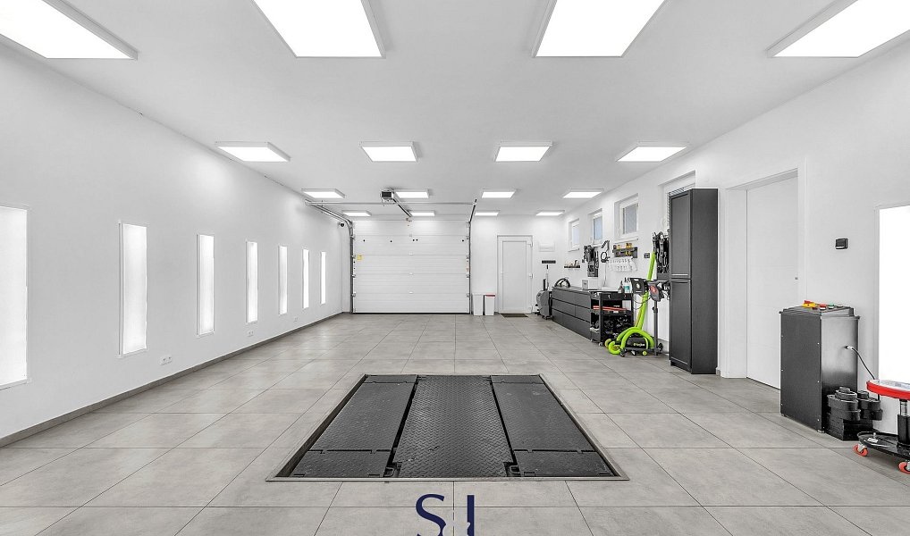 Prodej obchodních prostor 325 m², Nový Bor – náhled fotky 2