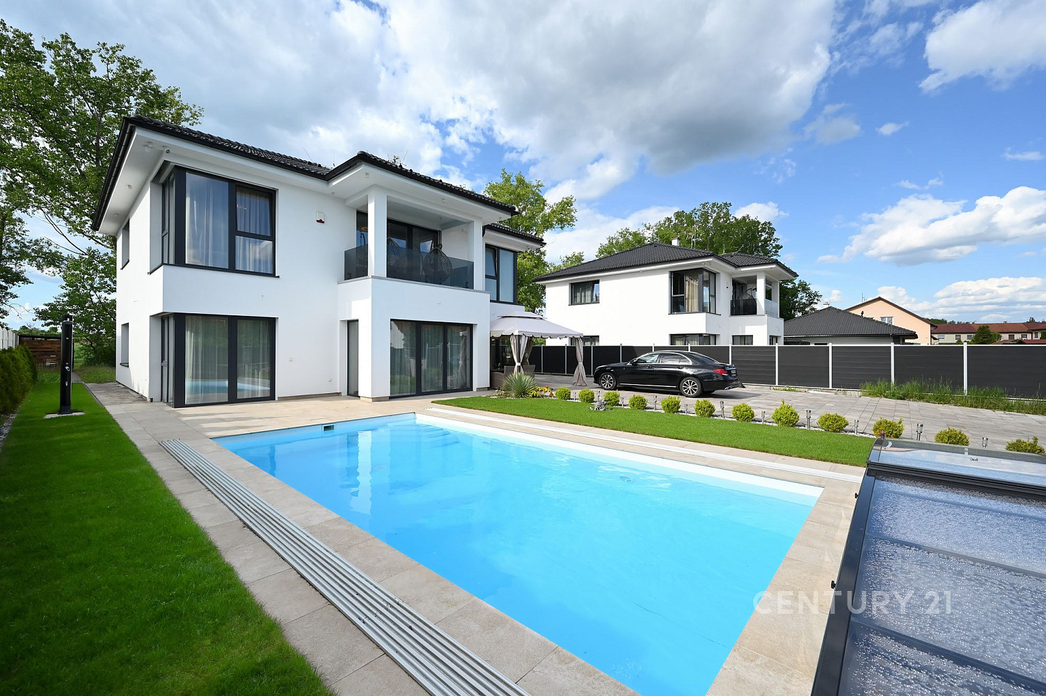 Prodej domu 243 m² s pozemkem 850 m²