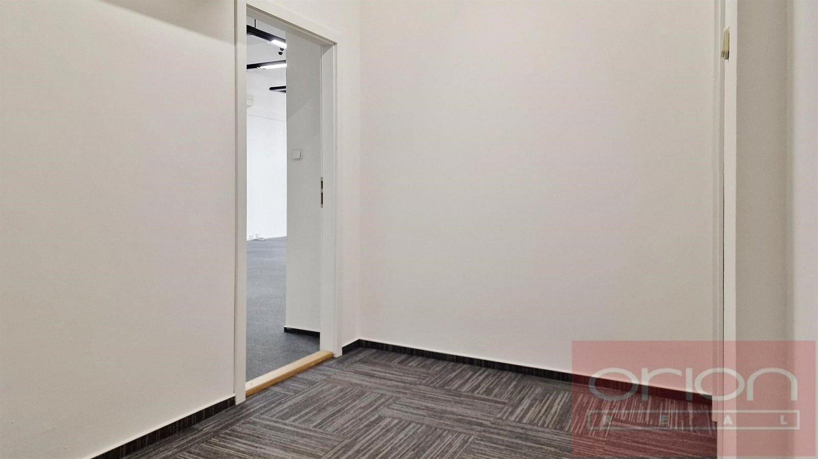 Pronájem kanceláře 91 m² – fotografie 5