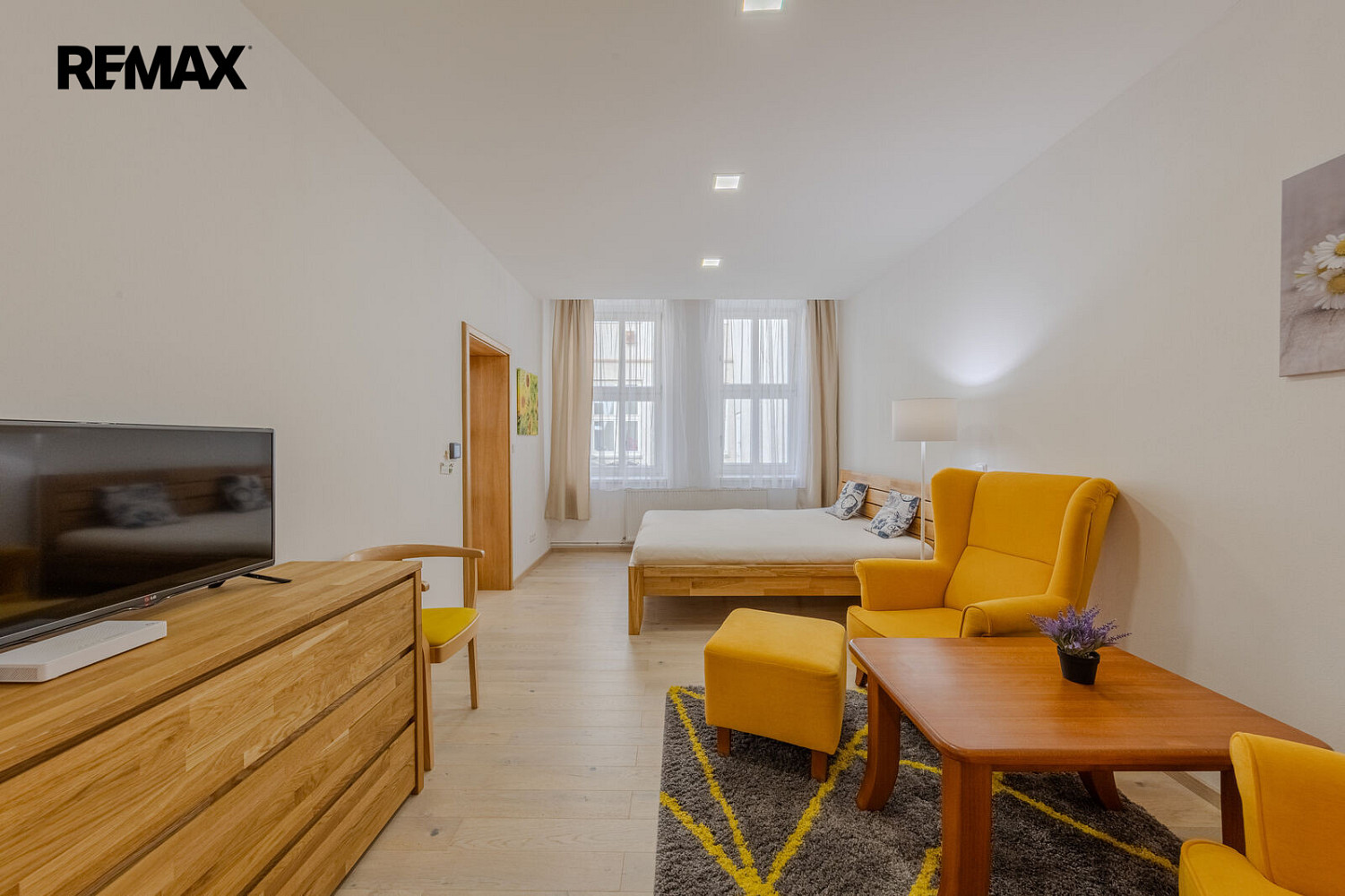 Pronájem bytu 2+kk 42 m² – fotografie 2