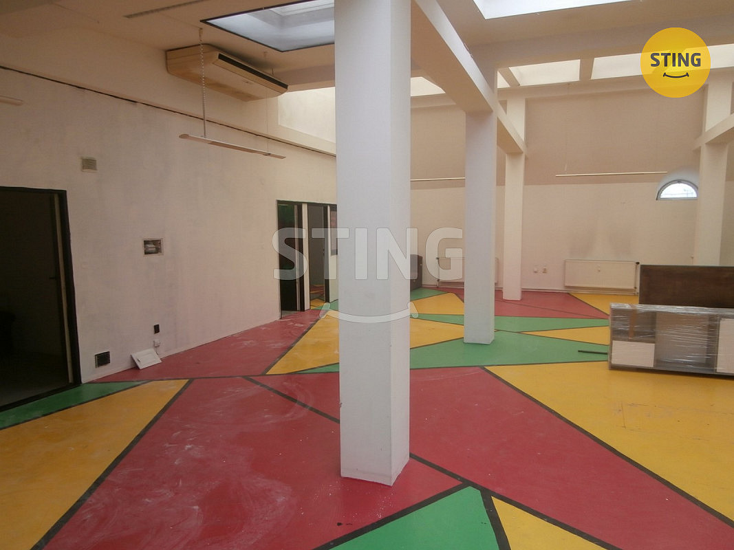 Pronájem kanceláře 206 m² – fotografie 2