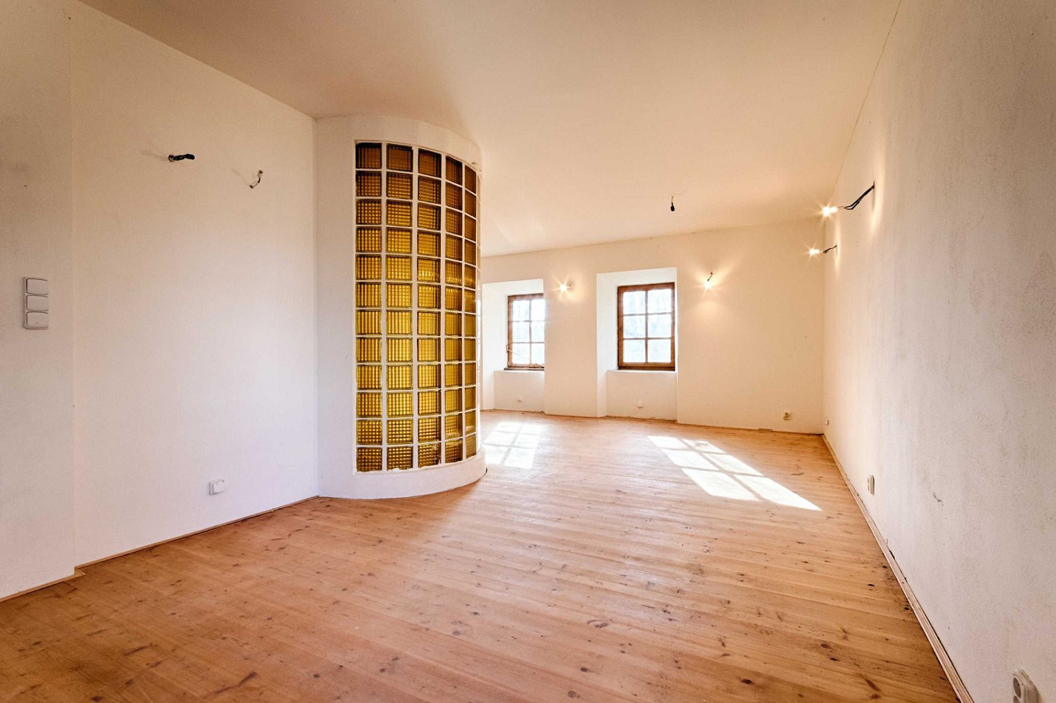 Prodej domu 520 m² s pozemkem 2 024 m² – fotografie 2
