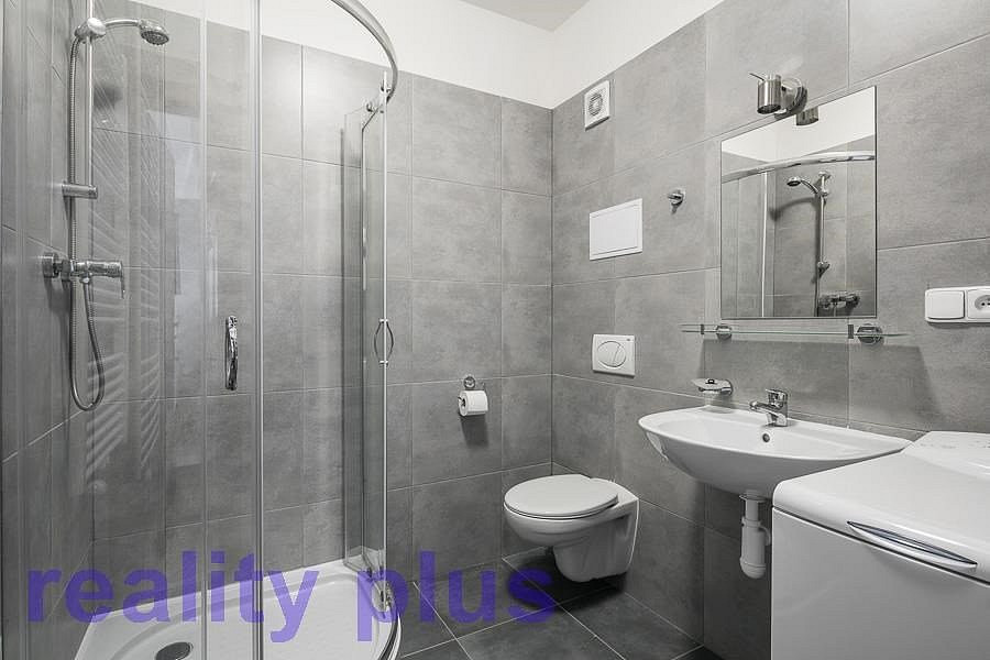 Pronájem bytu 3+kk 77 m² – pohled 5