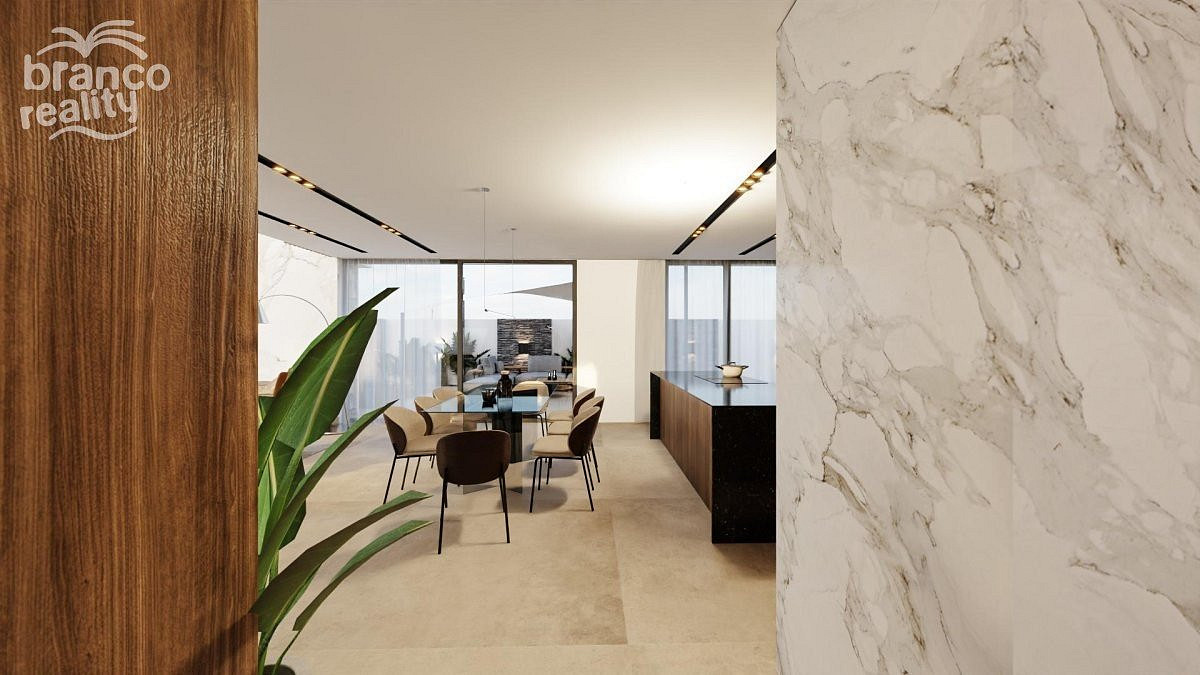 Prodej domu 350 m² s pozemkem 580 m² - Más