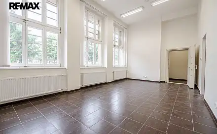 Pronájem kanceláře 31 m², Mírové náměstí, Louny