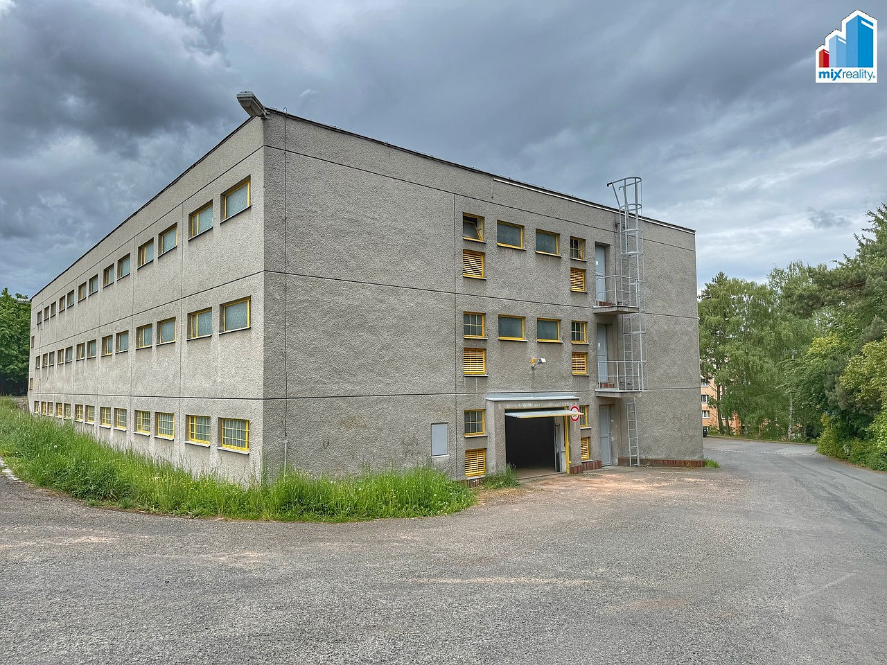 Prodej - garáže 14 m2 v garážovém domě, plzeň ke špitálskému lesu