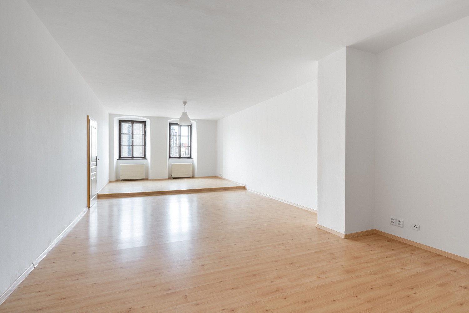 Prodej nájemního domu, činžáku 606 m² — photo 2