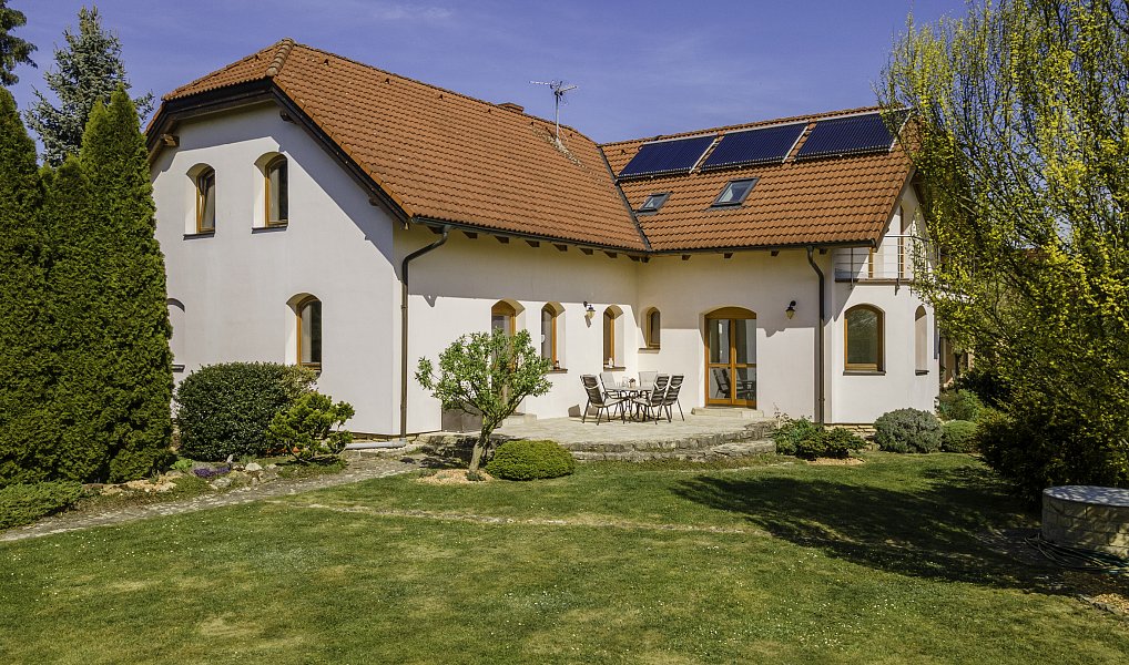 Prodej domu 237 m² s pozemkem 1 323 m², Horní Jelení – náhled fotky 2