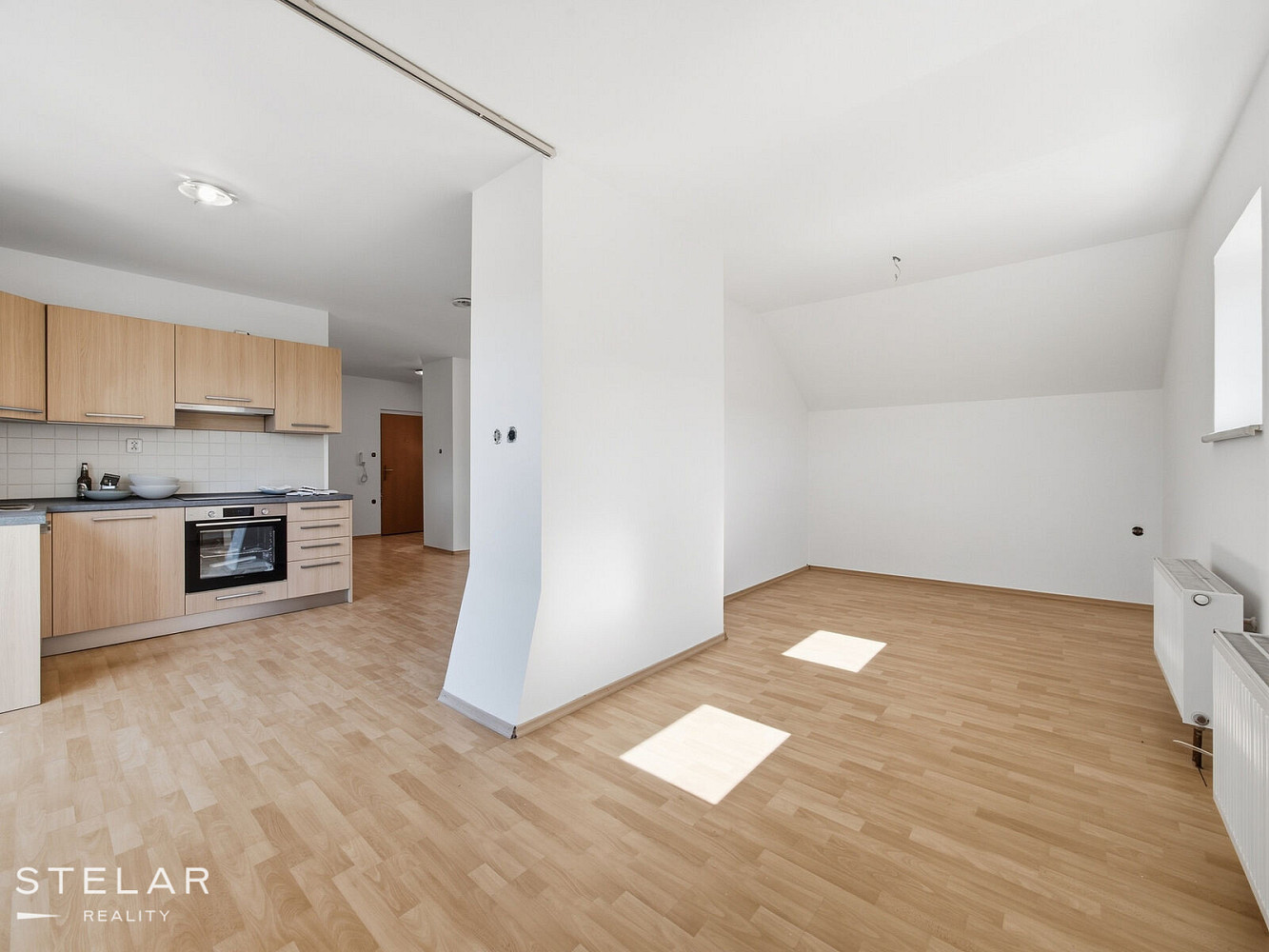 Pronájem bytu 2+kk 58 m² – fotografie 2