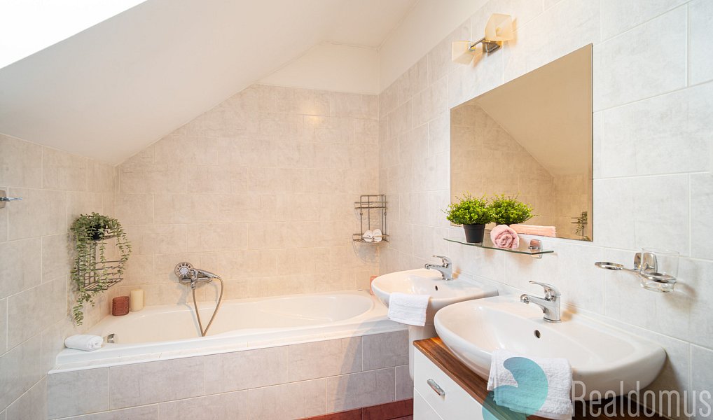 Prodej domu 144 m² s pozemkem 440 m², Vidov – náhled fotky 11