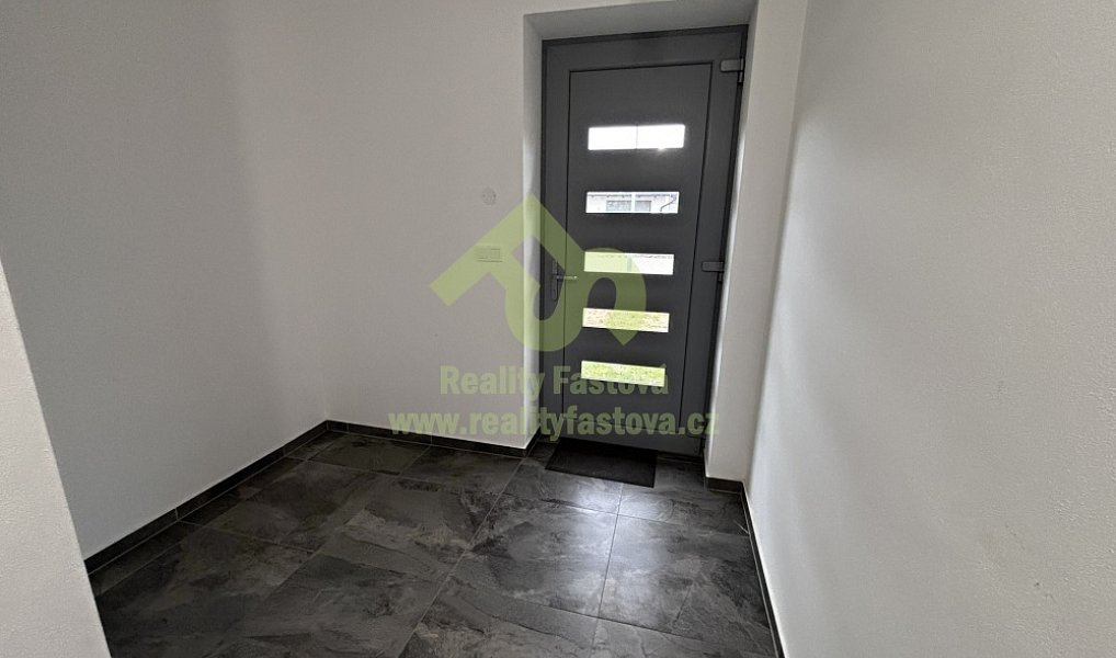 Prodej domu 156 m² s pozemkem 918 m², Lužany – náhled fotky 40