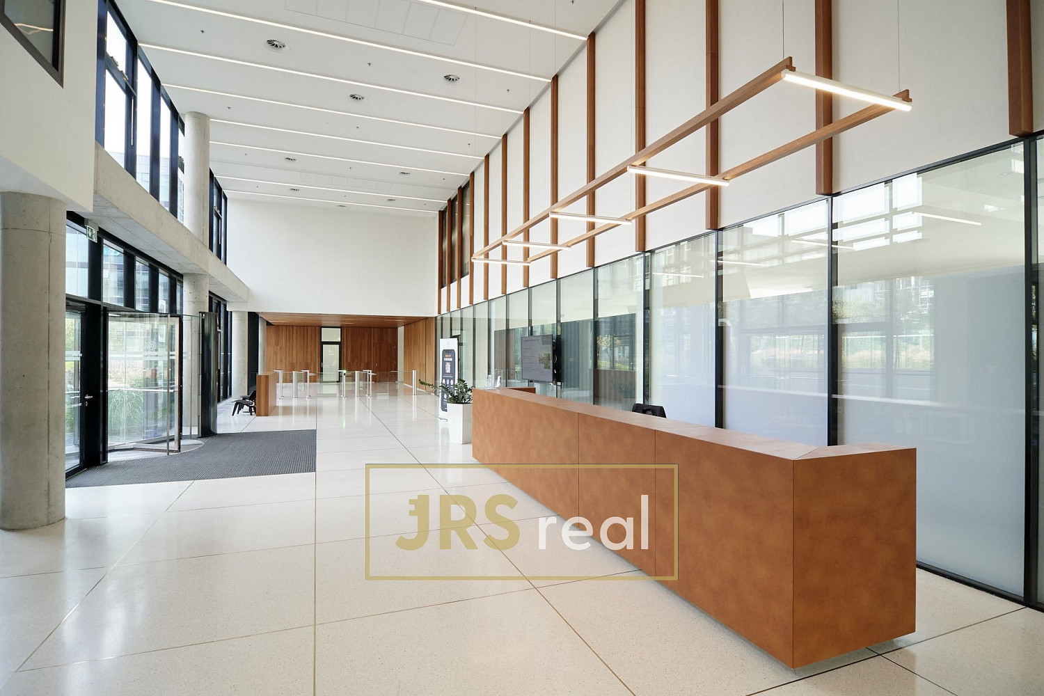 Pronájem kanceláře 553 m² — photo 2