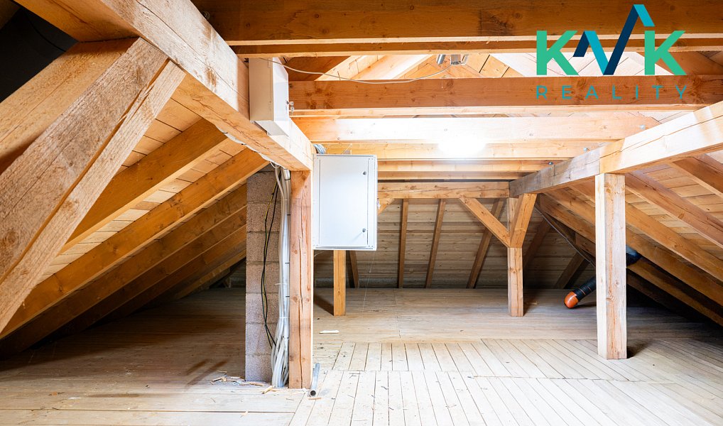 Prodej domu 228 m² s pozemkem 1 069 m², Hájek – náhled fotky 23