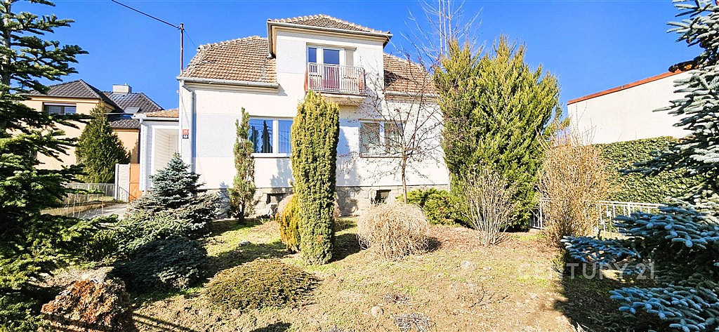 Prodej domu 200 m² s pozemkem 1 951 m²