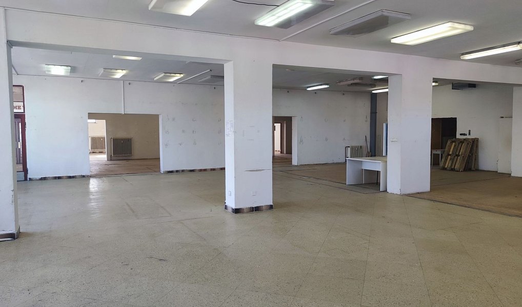 Pronájem obchodních prostor 556 m², Slatiňany – náhled fotky 2