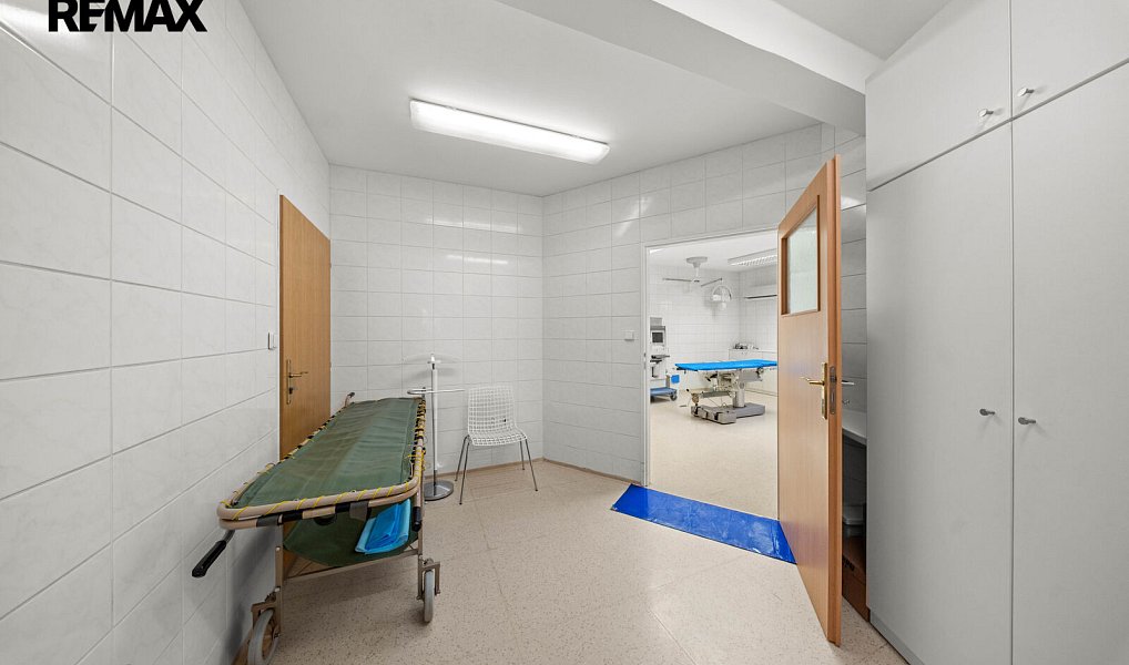Prodej domu 361 m² s pozemkem 1 042 m², Kolín – náhled fotky 36
