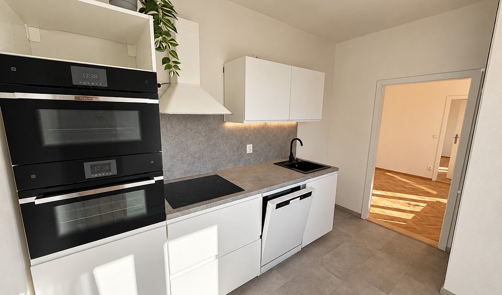 Prodej bytu 3+1 61 m², Teplice – náhled fotky 2