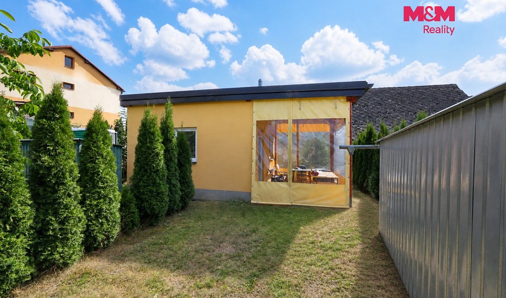 Prodej stavebního pozemku 1 496 m², Puklice – náhled fotky 2
