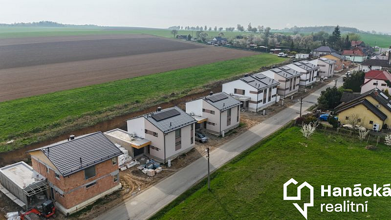 Prodej domu 133 m² s pozemkem 398 m² – fotografie 2