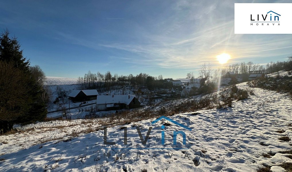 Prodej stavebního pozemku 897 m², Staré Město – náhled fotky 9