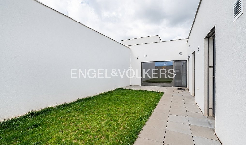 Pronájem domu 111 m² s pozemkem 264 m², Praha – náhled fotky 9