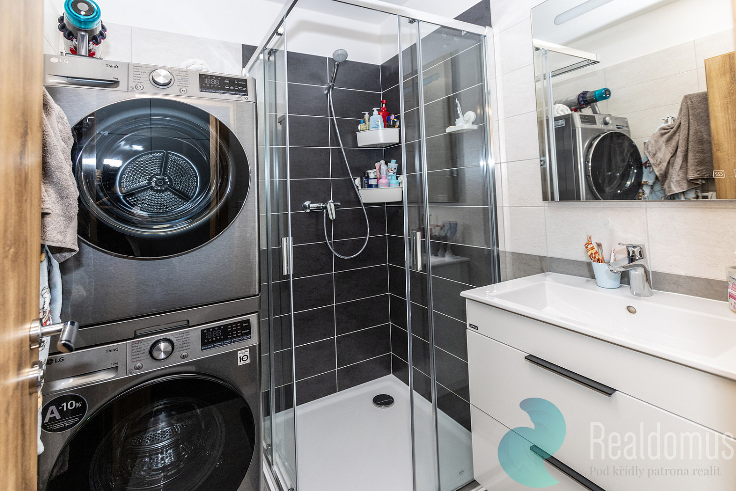 Pronájem bytu 2+1 56 m² – fotografie 4