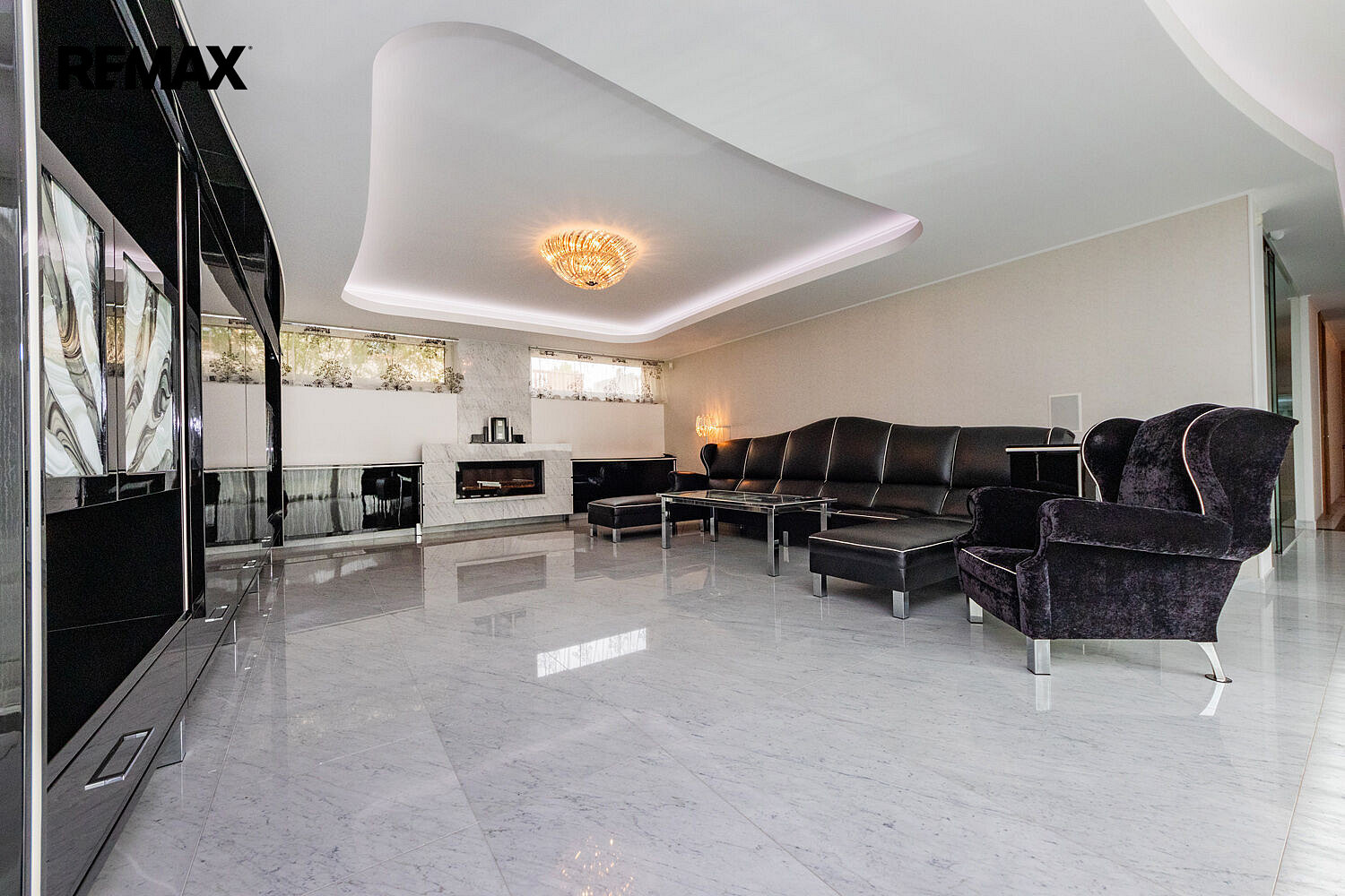 Prodej domu 365 m² s pozemkem 623 m² – pohled 2