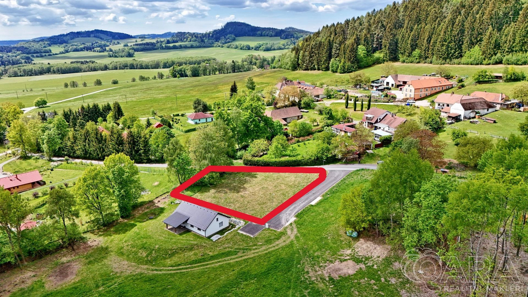 Prodej stavebního pozemku 1 109 m² – fotografie 4