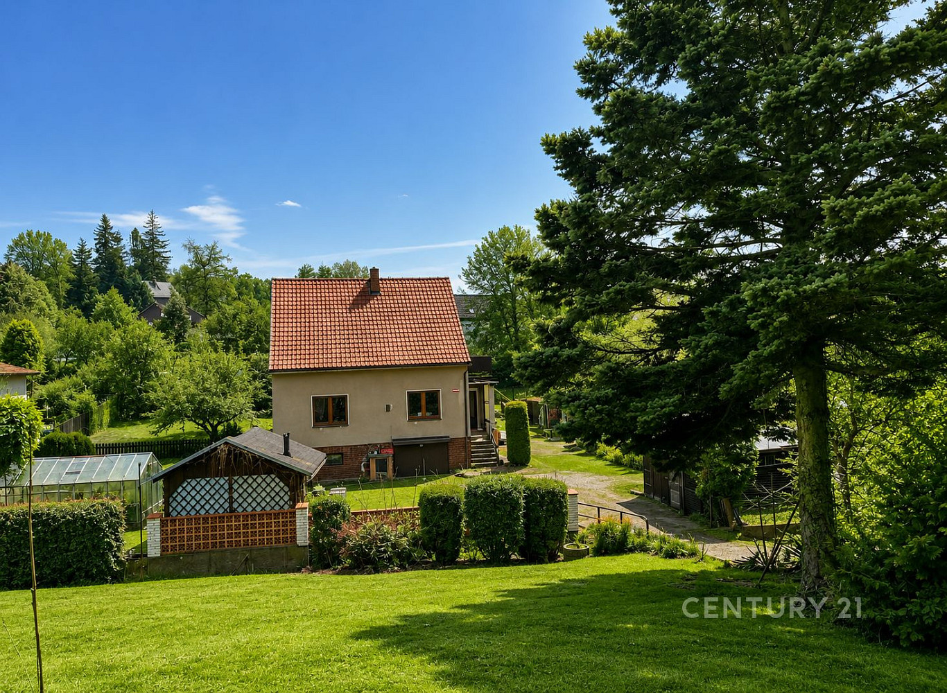 Prodej stavebního pozemku 2 000 m² – fotografie 2