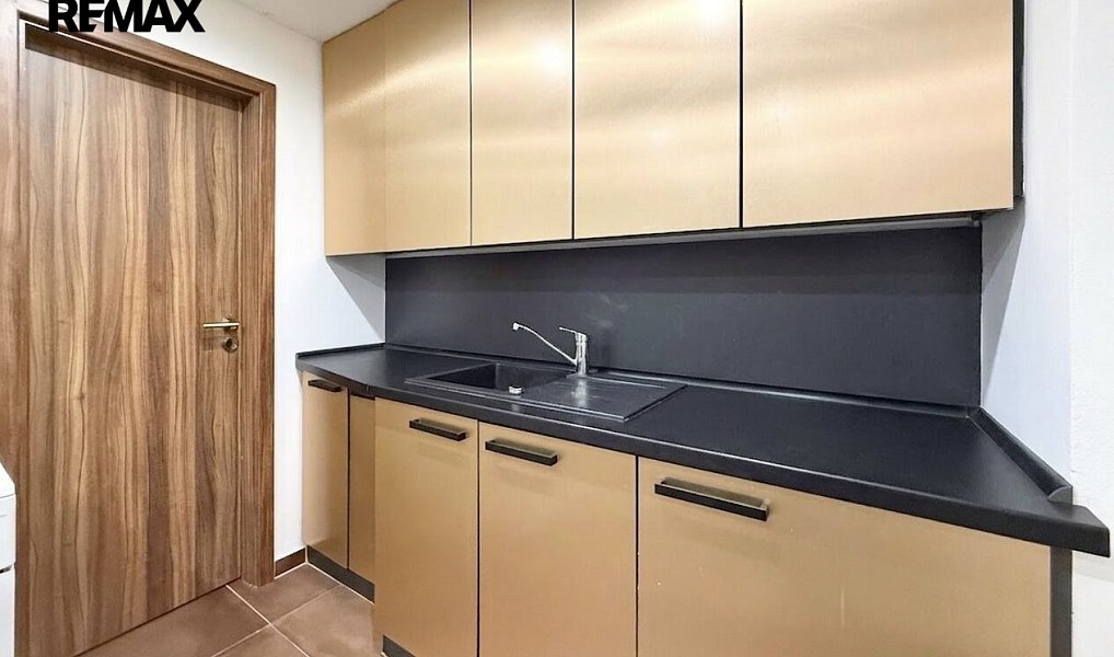 Prodej bytu 2+1 72 m², Praha – náhled fotky 2