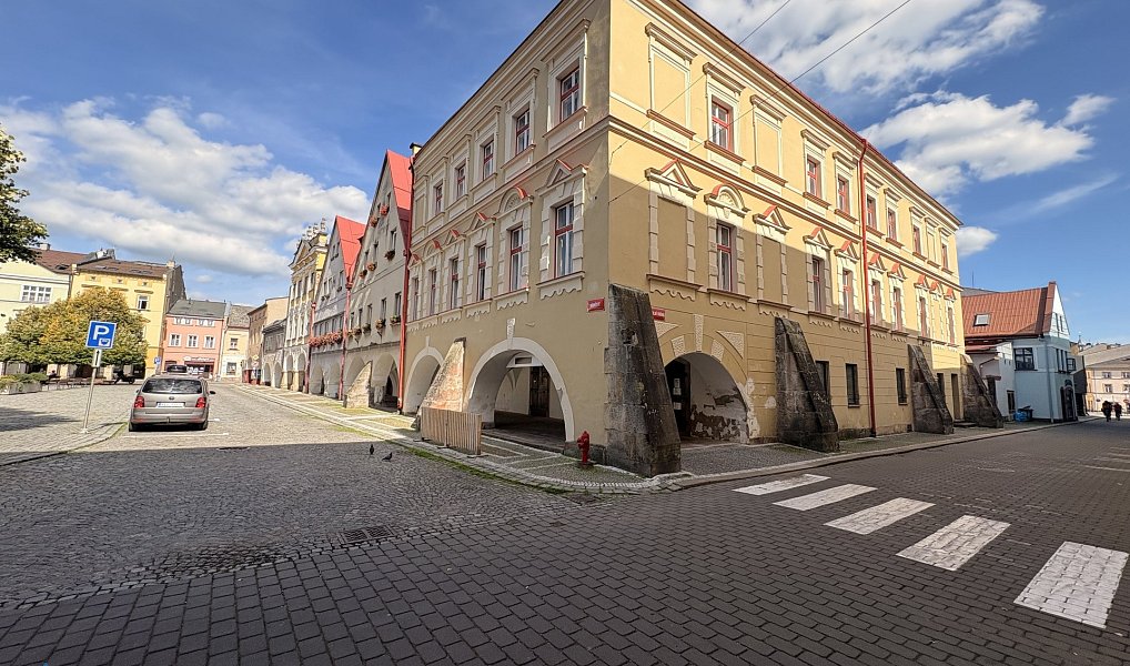 Pronájem bytu 3+1 75 m², Hostinné – náhled fotky 3