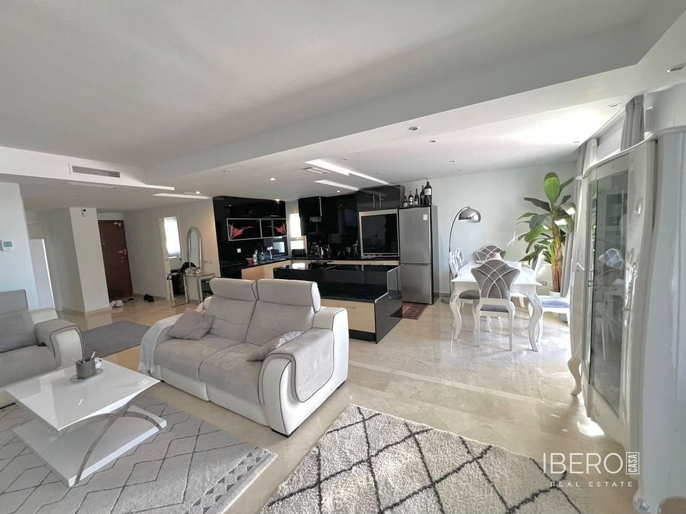Piso 4+kk – Marbella, Nueva Andalucía - Más
