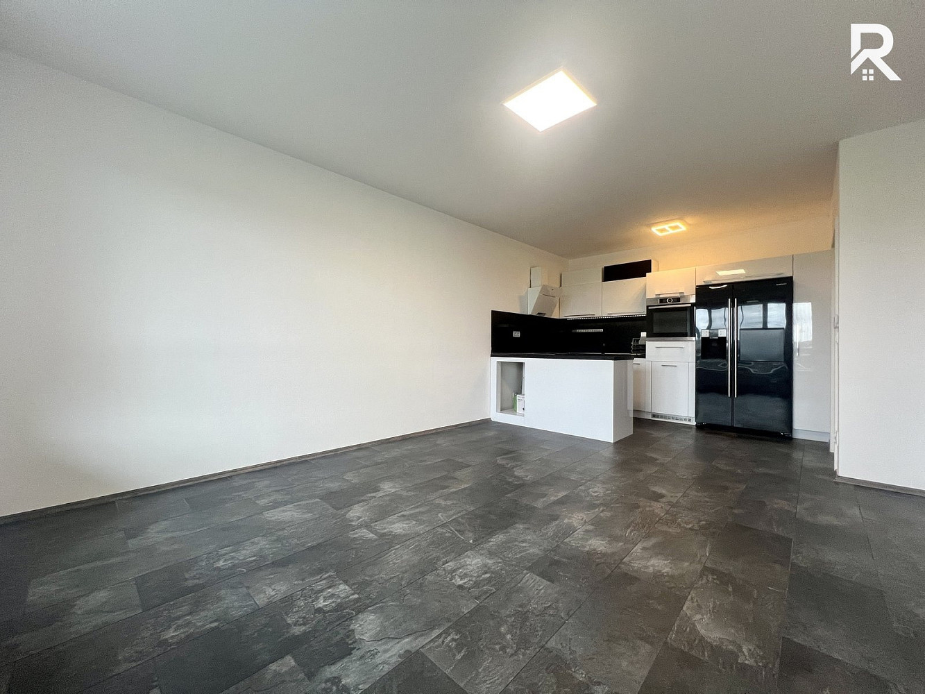 Pronájem bytu 3+kk 58 m² — photo 4