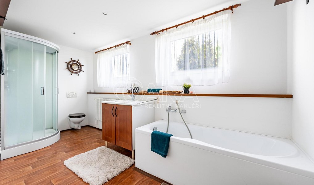 Prodej domu 250 m² s pozemkem 468 m², Tlustice – náhled fotky 5
