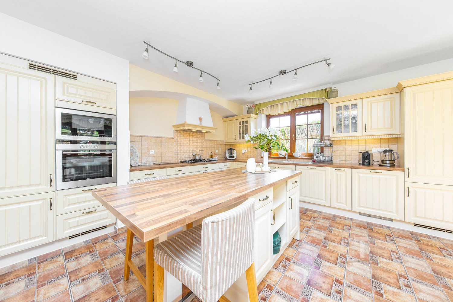 Prodej domu 232 m² s pozemkem 3 382 m² – fotografie 3