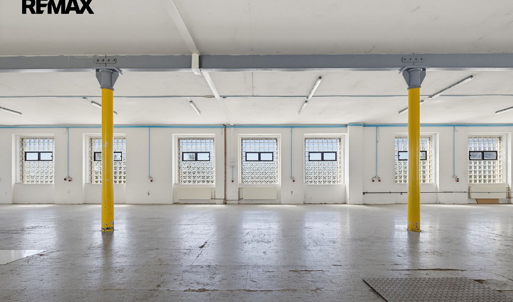 Prodej výrobních prostor 2 350 m², Aš – náhled fotky 25
